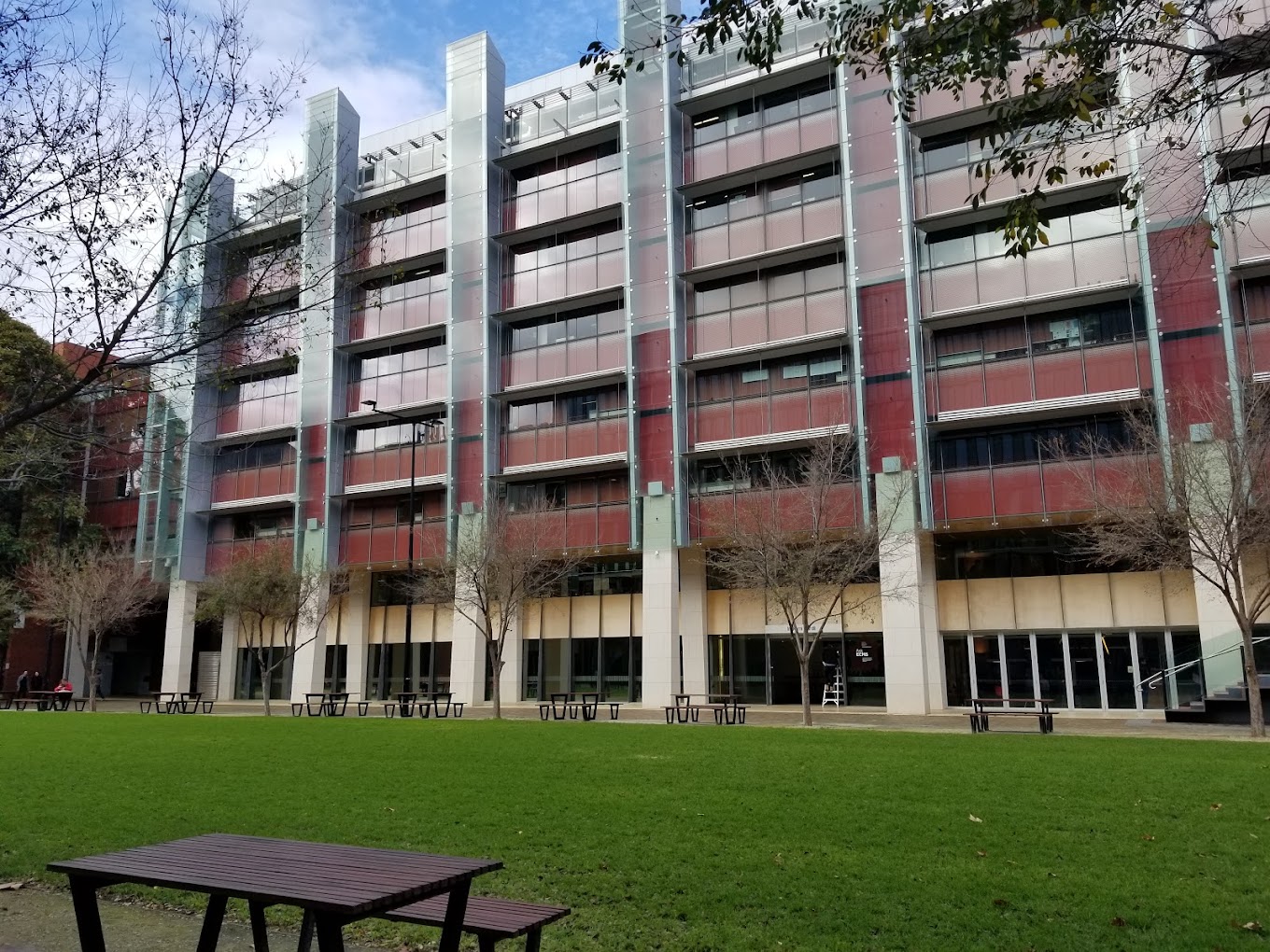 khuon-vien-tai-university-of-adelaide