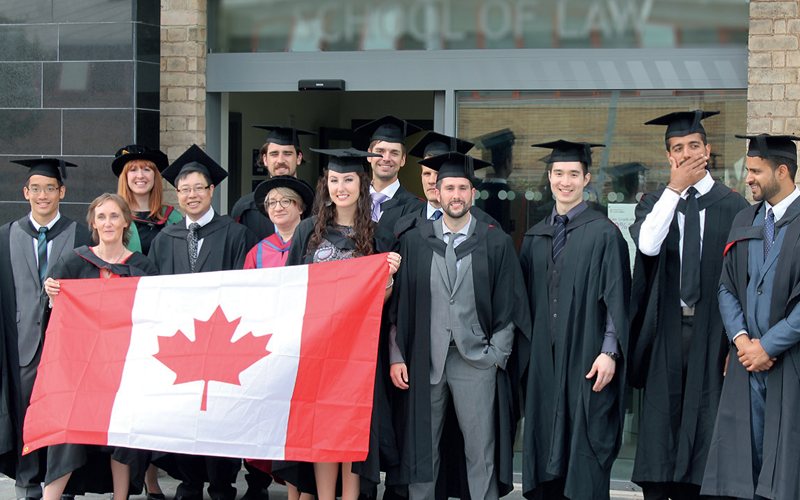 Hoc-bong-chinh-phu-Canada-1