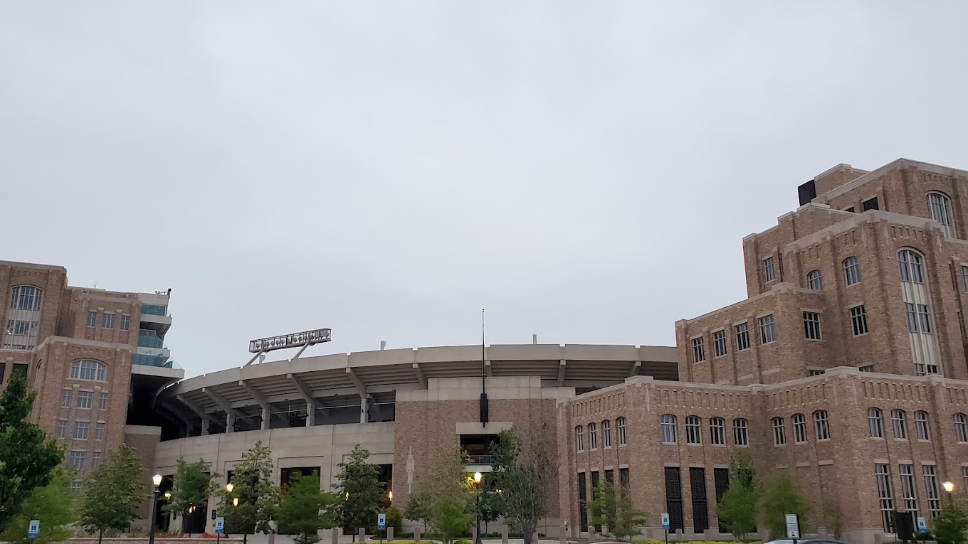 khung-canh-tai-university-of-notre-dame