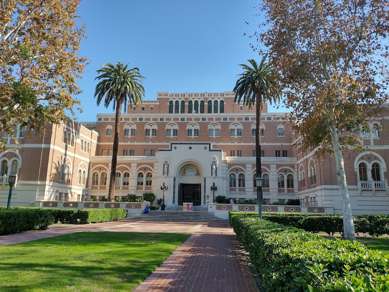 khuon-vien-tai-university-of-southern-california