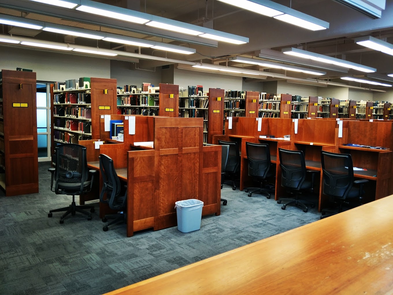 thu-vien-tai-university-of-virginia